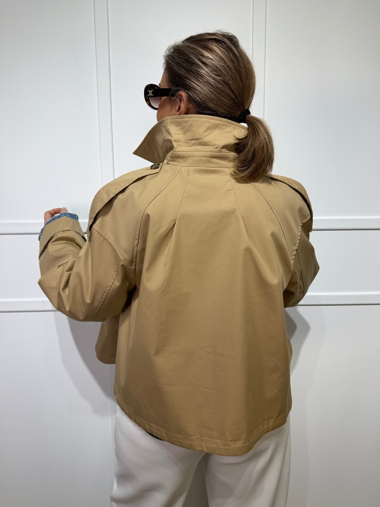 Gabardina corta camel