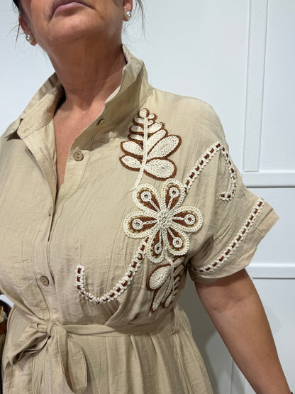 Vestido camisero bordado