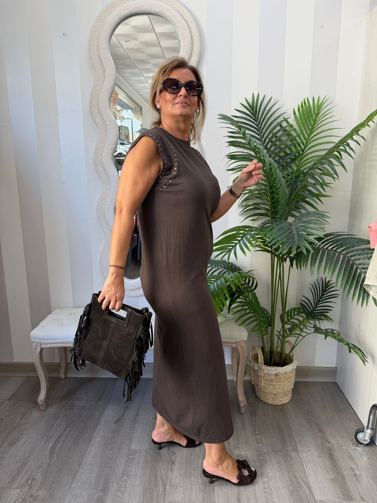 Vestido tachas