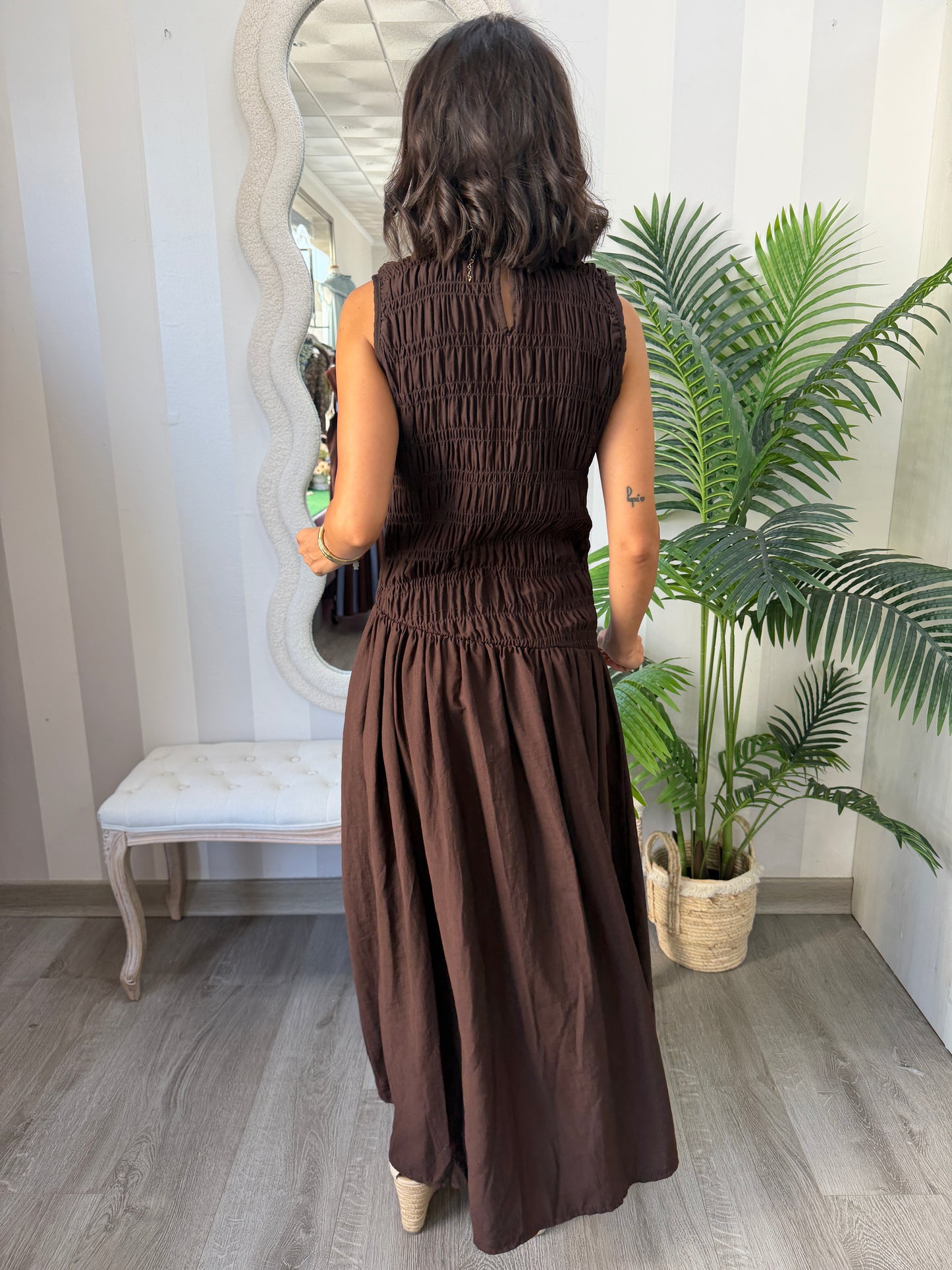 Vestido marrón nido de abeja