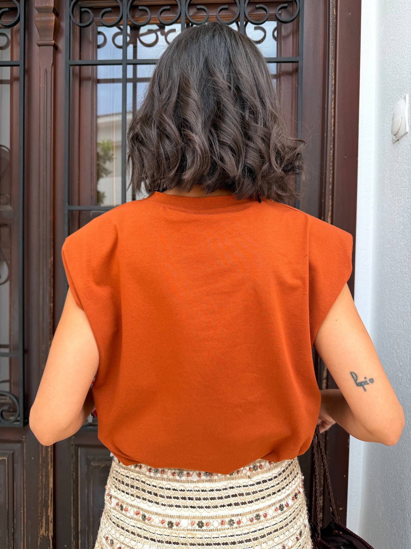 Camiseta Hombreras