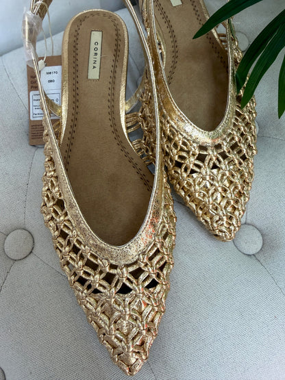 Zapato destalonado dorado